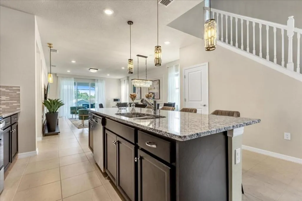 7 Bedrooms- 5,5 Baths- Windsor Island 3841 La Davenport Holiday home