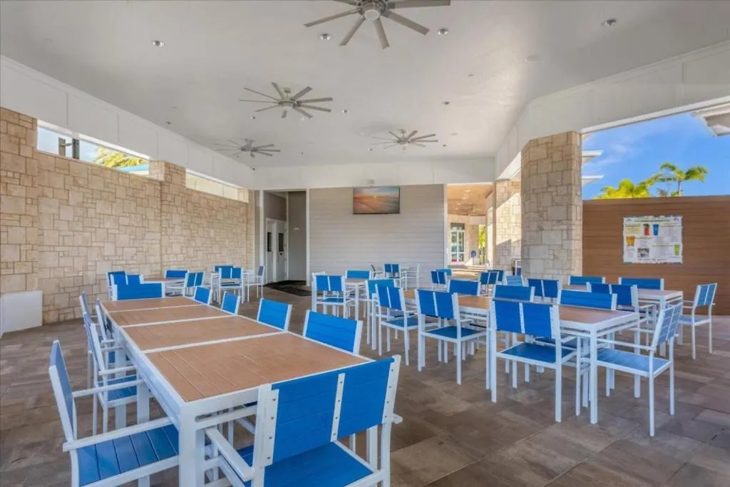 7 Bedrooms- 5,5 Baths- Windsor Island 3841 La Davenport